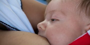 Des séances d’ostéopathie à 4 mains pour traiter bébé efficacement